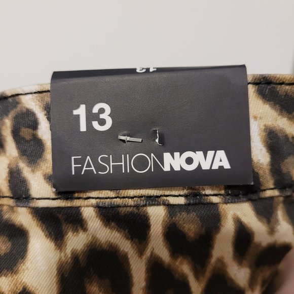 NWT FashionNova Pants Women's size 13 Animal Print, see pics - Picture 15 of 16